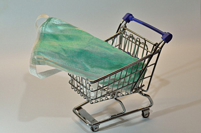 Рост заболеваемости COVID-19 зафиксирован среди работников торговли и потребрынка