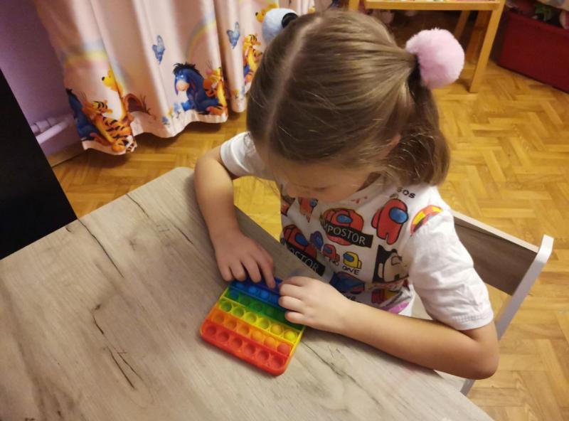 "Истерика - это крик о помощи": детский психолог - о том, как справиться с эмоциями ребенка