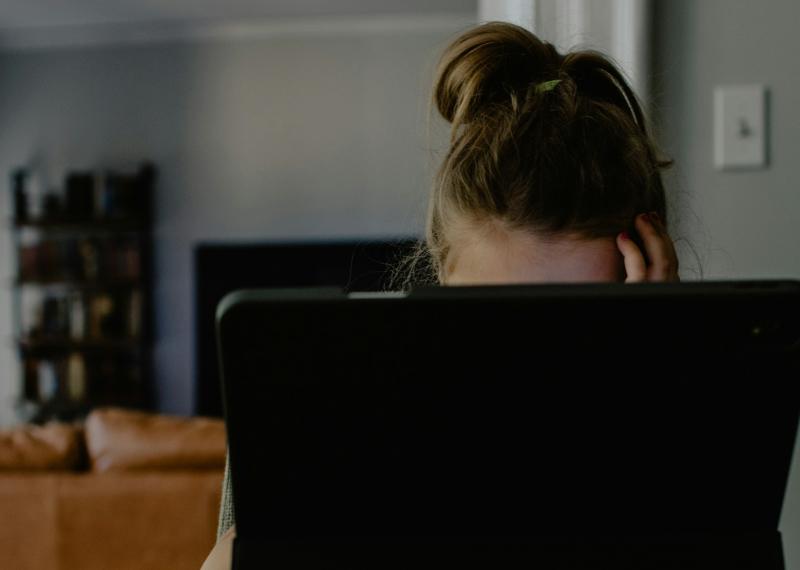 Невидимая угроза: как дети становятся жертвами кибербуллинга и что поможет это предотвратить