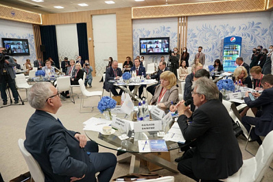 Дмитрий Азаров: "По всем направлениям, где партия берется за дело, мы всегда достигаем результата"