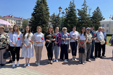 Тольяттинцы вышли на митинг в честь Дня памяти и скорби