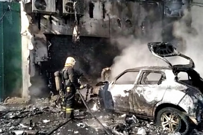 Из горящего ТЦ "Скала" эвакуировали 300 человек 