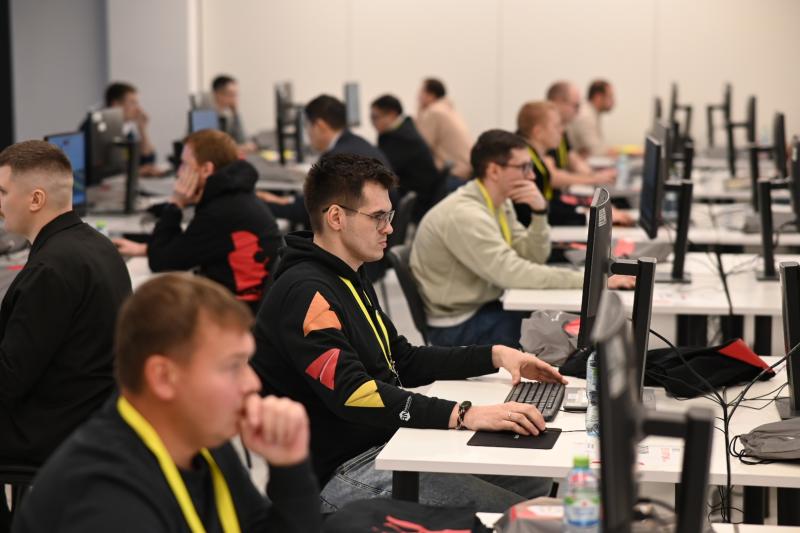 Марафон цифровых инноваций: более 900 студентов и профессионалов приняли участие в ИТ-соревнованиях