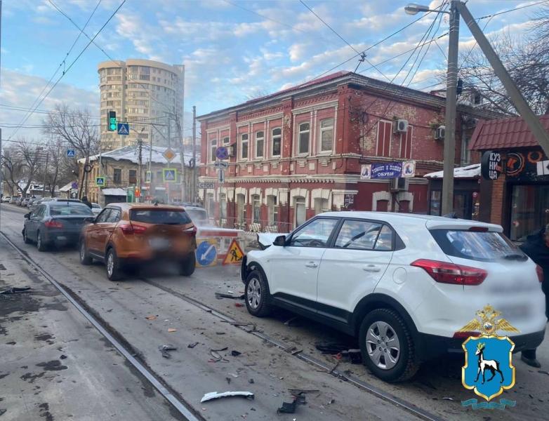 В Самаре на Арцыбушевской столкнулись пять автомобилей