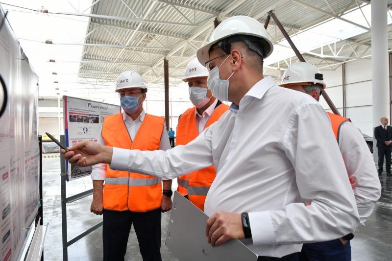 Дмитрий Азаров и Игорь Комаров ознакомились с работой резидентов ОЭЗ "Тольятти"