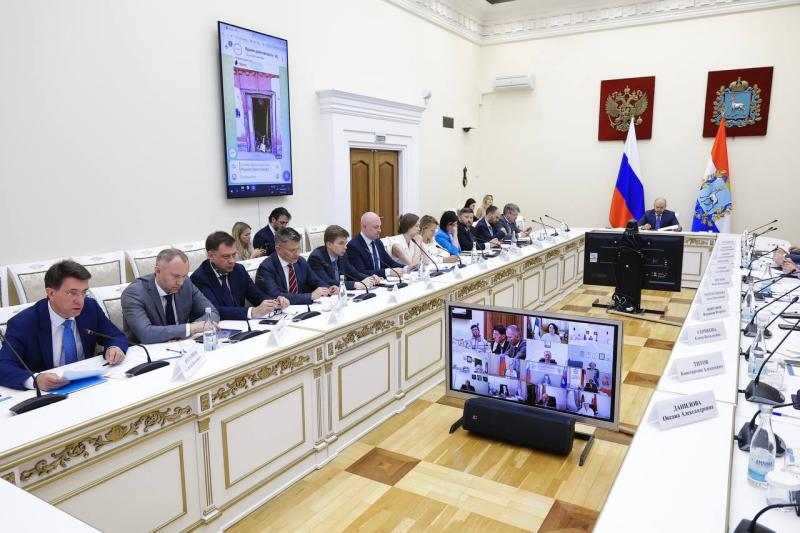 День России, "Народный бюджет Самарской области" и экология: Вячеслав Федорищев провел оперативное совещание 