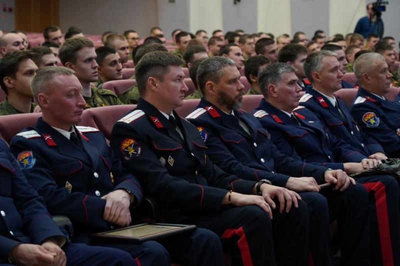 Вячеслав Федорищев встретился с самарскими студентами-участниками Парада Победы в Москве