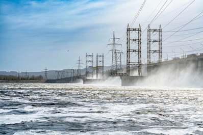 Тольяттинцев приглашают на фотовыставку, посвященную Дню строителя