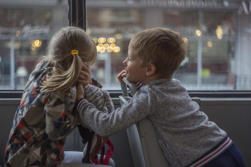 В России вступил в силу закон, запрещающий высаживать из транспорта детей без билетов