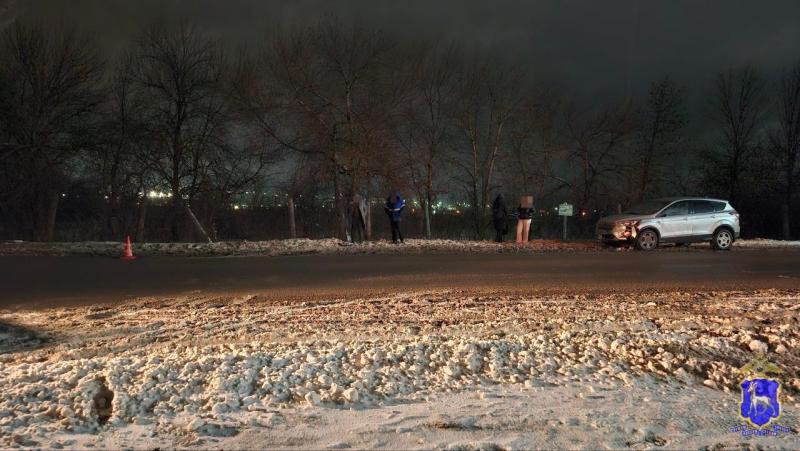 Четыре человека пострадали в перевернувшемся внедорожнике в Сызрани