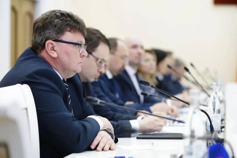 Вячеслав Федорищев провел оперативное совещание регионального Правительства