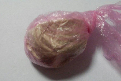 Полицейские изъяли у автолюбителя пакет с мефедроном