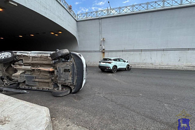 В Самаре 15 июля в тоннеле на Московском шоссе столкнулись два китайских кроссовера