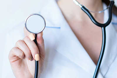 Эндокринолог рассказал о причинах целлюлита и способах борьбы с "апельсиновой коркой"