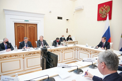 Губернатор, сенаторы и депутаты Госдумы обсудили вопросы социально-экономического развития региона