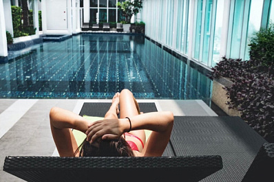 Медик рассказал, почему не стоит использовать сметану при солнечных ожогах