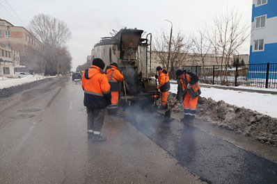 На дорогах Самары возобновили ямочный ремонт