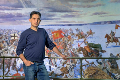 Вспоминая Александра Невского: в Самаре проходит выставка петербургского художника Евгения Емельянова