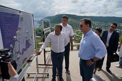 Дмитрий Азаров оценил концепцию развития села Ширяева