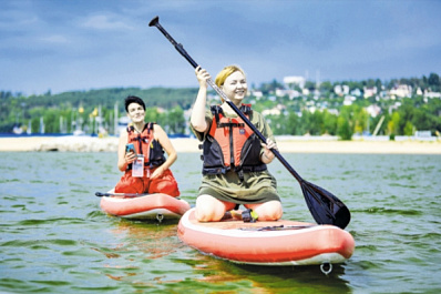  В Тольятти туристам предлагают прогулки на парусных катамаранах, яхтах и сапсерфинг