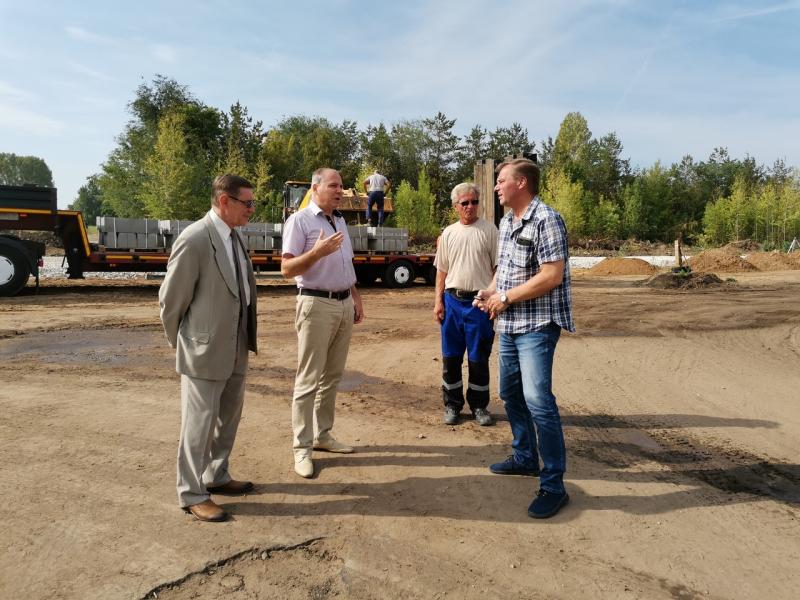 В Тольятти представители гордумы проверили ход строительства дорог в микрорайоне Калина