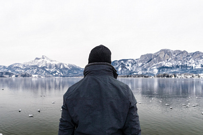 В Самаре на озере Гатном под лед провалился катавшийся на коньках мужчина