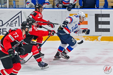 "Автозаводцы" победили в Новокузнецке "металлургов" 