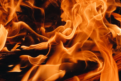 В Омске 8-летняя девочка чуть не сгорела заживо во время пикника