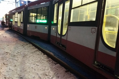 В Самаре на Ново-Садовой вагон трамвая № 22 сошел с рельсов