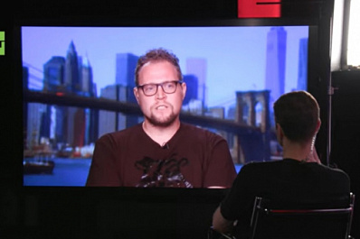 Журналист Антон Красовский и RT выпустили фильм с участием русского врача в Бруклине
