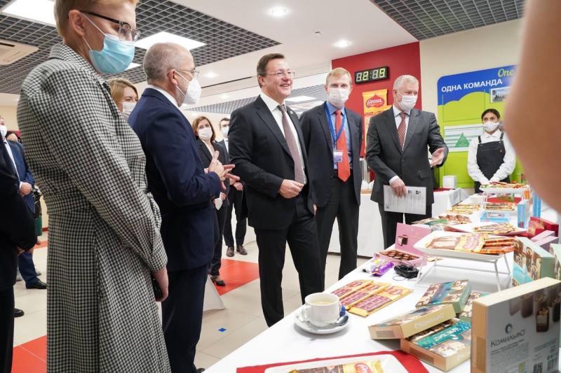 На фабрике "Нестле" в Самаре открыли модернизированную линию по переработке какао-бобов