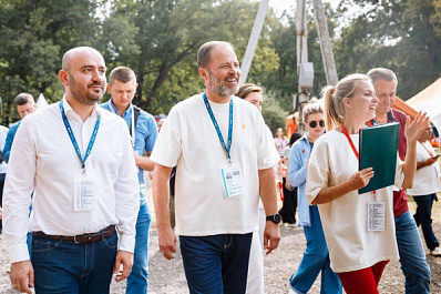 "iВолга" продолжится в цифровом формате: Вячеслав Федорищев и Игорь Комаров посетили всероссийский форум