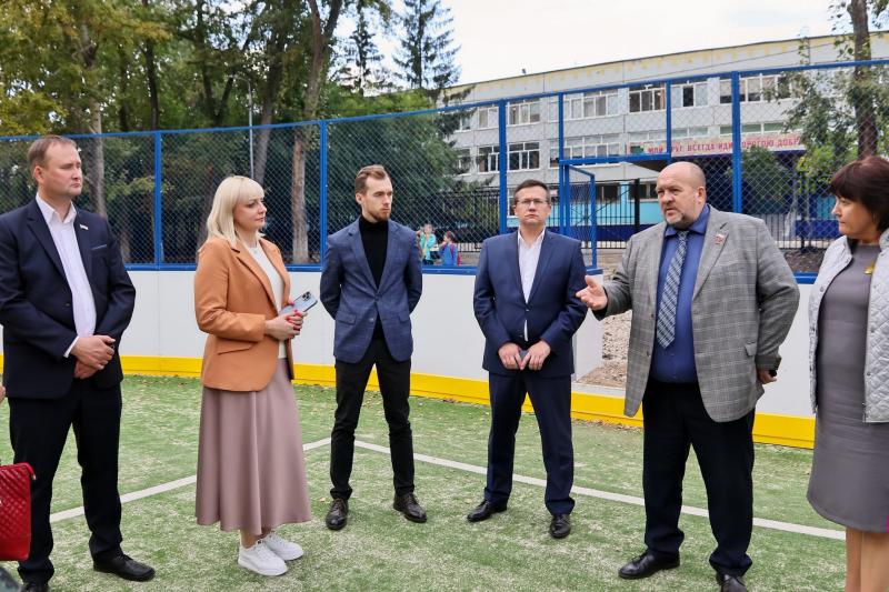 В Самаре обновляют школьные спортплощадки