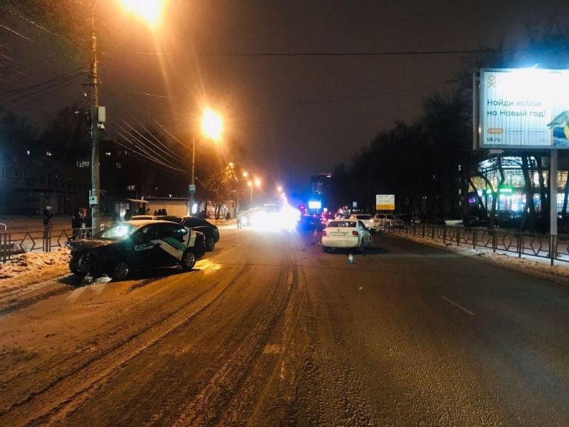 В Самаре 19 декабря водитель каршеринга устроил массовую аварию напротив СГЭУ