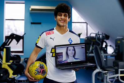 Самарский футболист Сафаа Хади провёл тренировку с чемпионкой мира