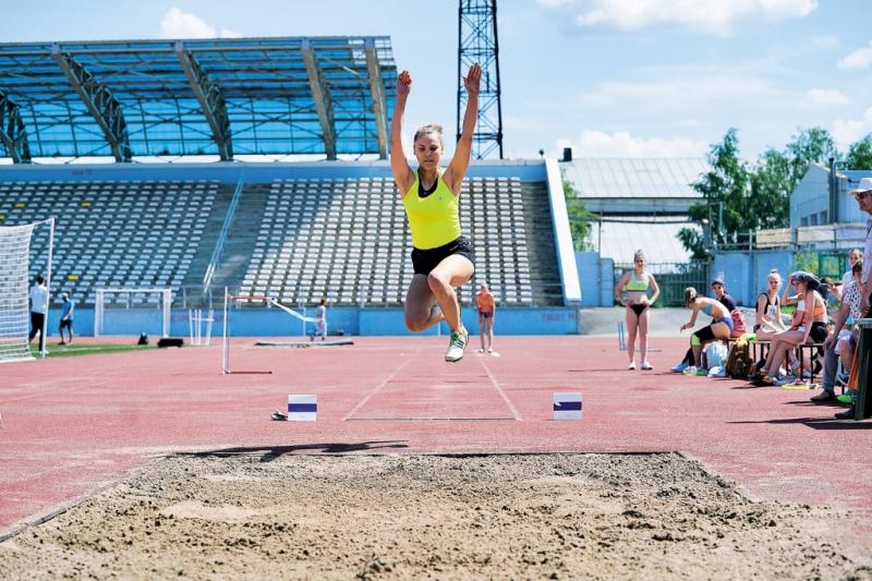 В Новокуйбышевске прошло первенство региона по легкой атлетике среди юниоров и юниорок