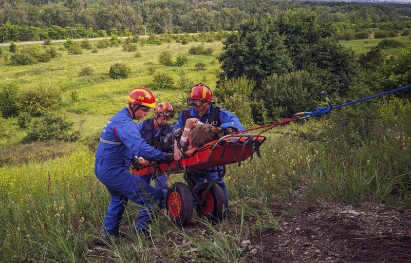 В Самарской области 29 июня спасли подростка, который покорял гору и повредил ногу