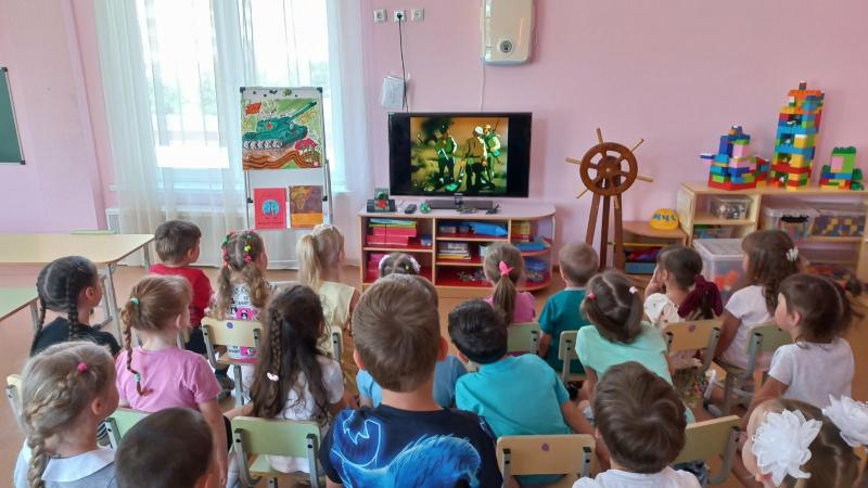 Воспитанники детсадов Тольятти присоединились ко Всероссийской акции "Огоньки памяти"