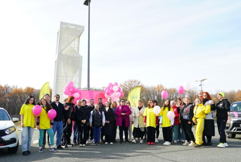 В Самаре прошел автомотопробег в честь Всемирного дня борьбы против рака молочной железы