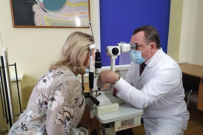 Самарские офтальмологи провели операцию жительнице Тольятти со сложной патологией роговицы