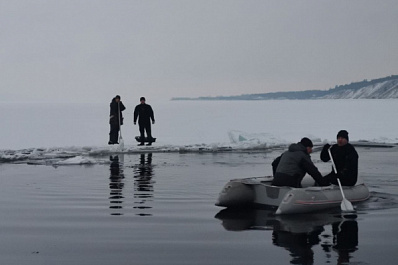В Тольятти с отколовшейся льдины эвакуировали двух рыбаков