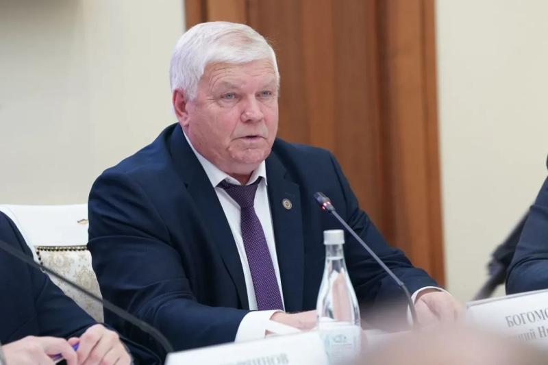 Губернатор Федорищев поручил создать в Самарской области фонд для доплат врачам, учителям и социальным работникам