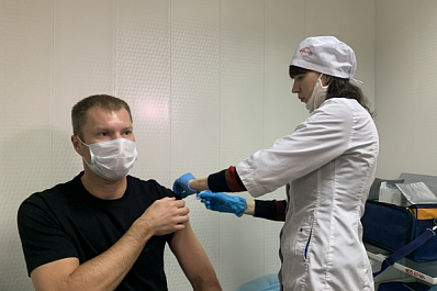 На базе самарского ТТУ развернули мобильный пункт вакцинации