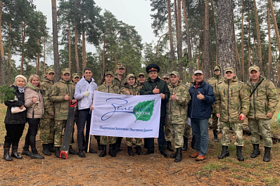 Тольяттинцы убрались в экопарке "Шлюзовой"