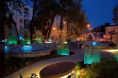 Елена Лапушкина показала фото обновленного сквера Аксаковых