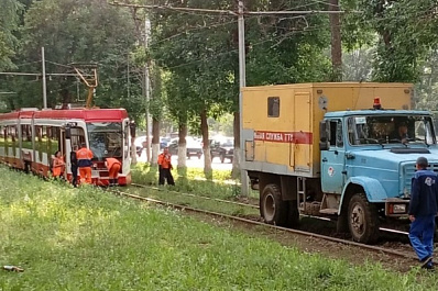 В Самаре вечером 2 июля трамвай сошел с рельсов