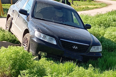 Утром 23 мая в Самарской области легковушка оказалась в кювете