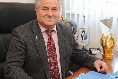 Ректор СамГМУ стал одним из первых обладателей знака отличия За наставничество