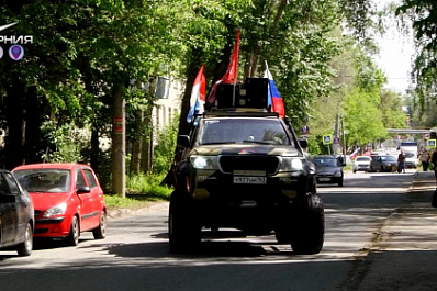 К ветеранам Красноглинского района Самары приехала концертная бригада с полевой кухней