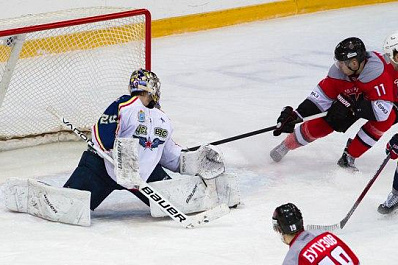 Хоккеисты самарской команды ЦСК ВВС потерпели поражение от новокузнецкого Металлурга